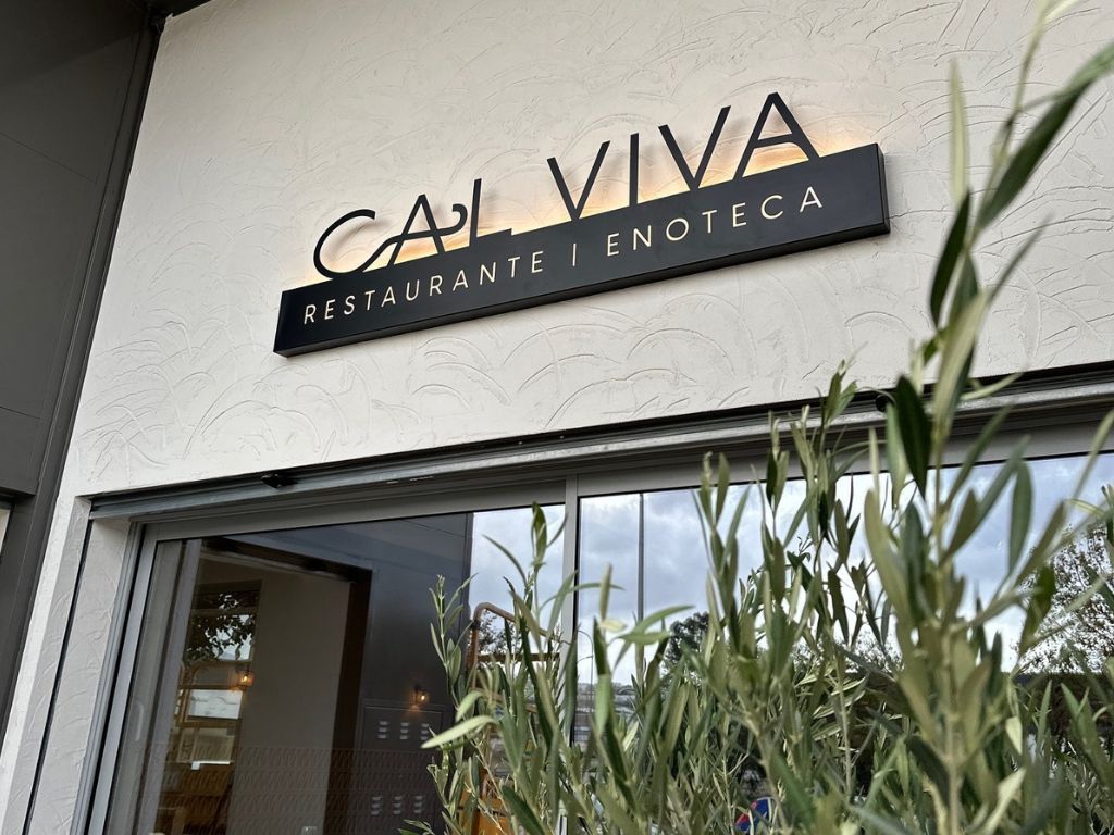 Entrada Restaurante Cal Viva Cartel